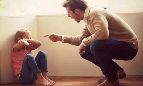 5 cách dạy dỗ sai lầm của cha mẹ khiến con càng lớn càng hư hỏng