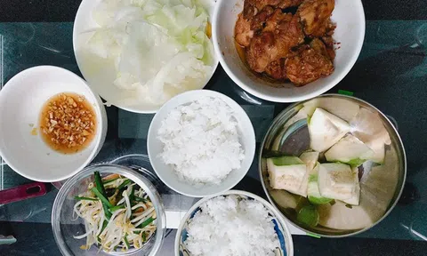 Khoe mâm cơm siêu rẻ chỉ 34k cho 2 người, vợ trẻ học thêm được loạt bí kíp tiết kiệm 