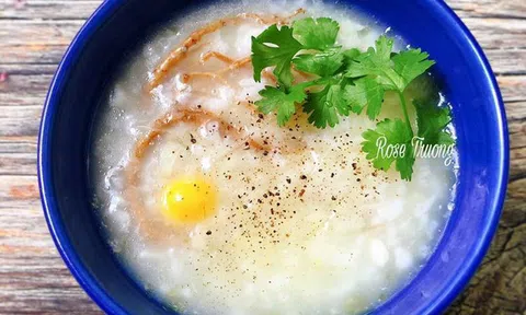 Học người Hàn cách nấu cháo gà tẩm bổ ngon \"rụng rời\"