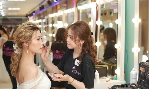 Khóc cười nghề làm đẹp thiên hạ