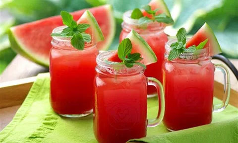 Hướng dẫn cách làm nước ép dưa hấu đơn giản ngay tại nhà