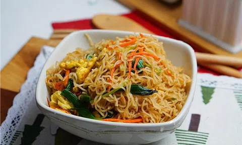 Mì xào kiểu này vừa ngon lại không bao giờ bị dính vào nhau, cả nhà ăn sạch bát