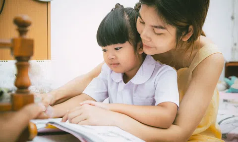 5 dấu hiệu chứng tỏ bạn đã can thiệp quá sâu vào cuộc sống của trẻ