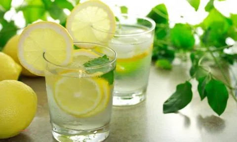 3 công thức pha nước detox giúp bạn giảm mỡ bụng vô cùng hiệu quả