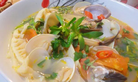 Cách nấu ngao với măng chua cho ngày mới thêm chuẩn vị