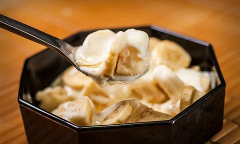 Cách làm chuối dầm sữa chua đơn giản tại nhà