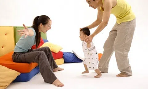 6 cách giúp trẻ 12-24 tháng tuổi phát triển vận động