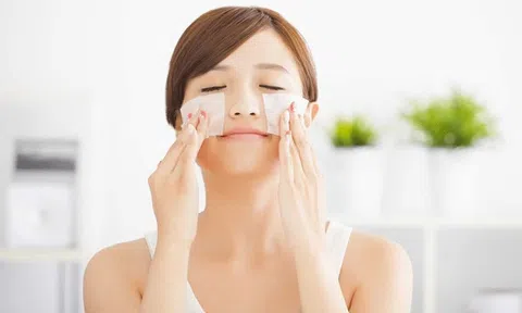 4 món đồ make-up không thể thiếu trong tủ đồ của các cô nàng sành điệu