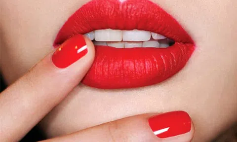 Bí quyết trị thâm môi bằng vitamin E cho đôi môi căng mọng, hồng hào