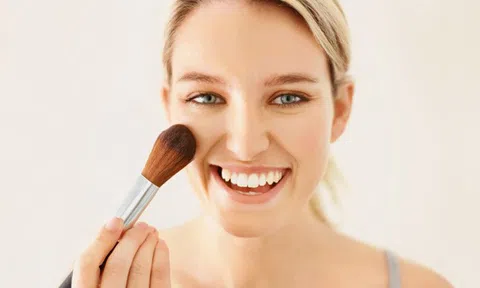 5 vật dụng không thể thiếu cho những cô nàng mới tập tành trang điểm