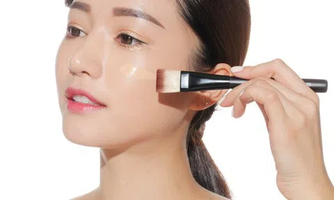 Bí quyết make up trong veo cho ngày hè thêm phần rạng rỡ