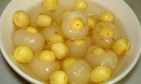 Hướng dẫn nấu chè hạt sen long nhãn thơm ngon, bổ dưỡng
