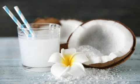 Cách làm sinh tố dừa thơm ngon, bổ dưỡng