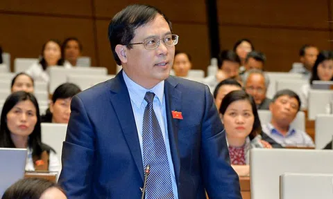 Mỗi lần xuất cảnh đóng ‘phí chia tay’ từ 3-5 USD