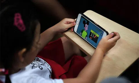 Lý do cha mẹ nên học CEO Facebook không đăng ảnh con lên mạng xã hội