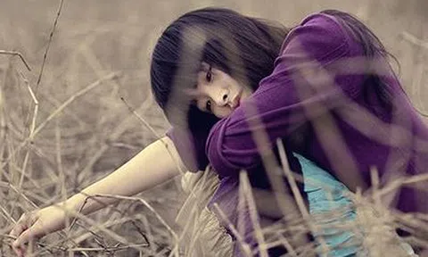 Đi du lịch cùng bạn trai, tôi phát hiện anh còn nhiều \'mối dự phòng\' khác