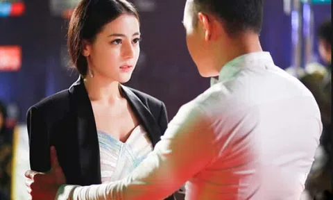 Chồng tôi ngã ngửa khi thấy nhân tình ôm hôn trai lạ