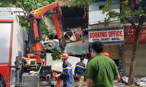 Sập nhà trên phố Hàng Bông, Hà Nội