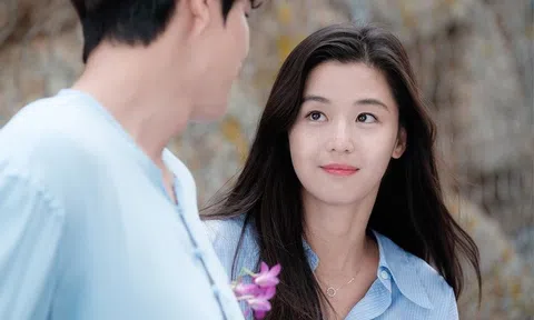 Uất nghẹn vì người cũ gửi ảnh nóng bêu riếu tôi với bố mẹ chồng