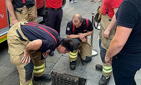 Anh chồng đào cống để tìm nhẫn cưới đánh rơi