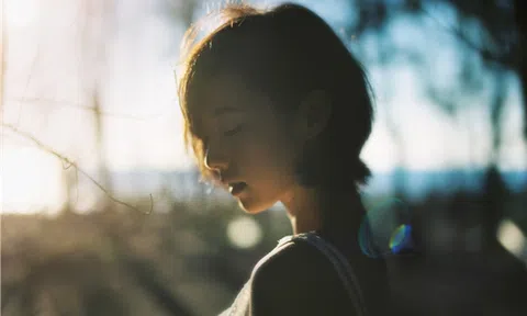 Sắp cưới mà đến nắm tay anh tôi cũng không thoải mái