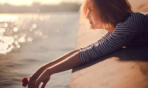 Mẹ chồng tương lai luôn nói bóng gió tôi còn qua lại với chồng cũ