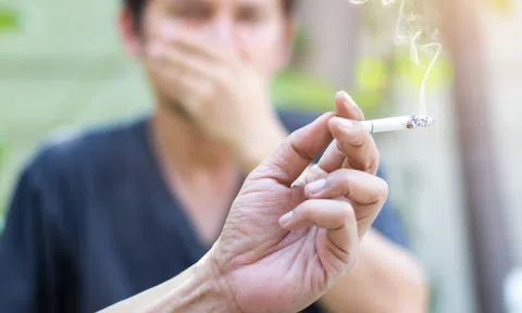 Dù đã bỏ hút thuốc nhiều năm, ung thư phổi vẫn là mối `đe dọa`