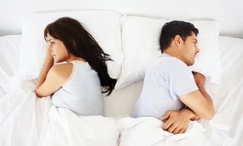 Suýt ly hôn, chồng mới chịu gần gũi tôi một lần