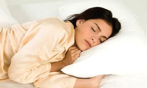 Vì sao bạn bị giật mình khi đang ngủ?