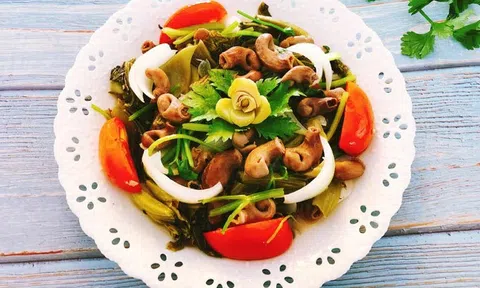 Lạ miệng món bao tử cá ba sa xào dưa cải