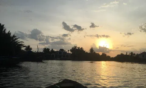 Hơn 10 năm mẹ tôi chấp nhận nhìn bố mang người tình về nhà