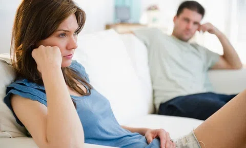 Có con xong hết muốn gần chồng, phải làm sao?