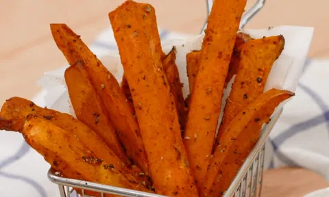 Cách làm khoai lang chiên giòn nóng hổi, món ăn vặt nhiều người thích