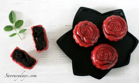 Cách làm bánh trung thu nướng nhân chocolate rum nho `độc lạ`