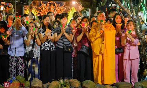 Hàng ngàn người đổ về chùa Phúc Khánh dự đại lễ Vu Lan