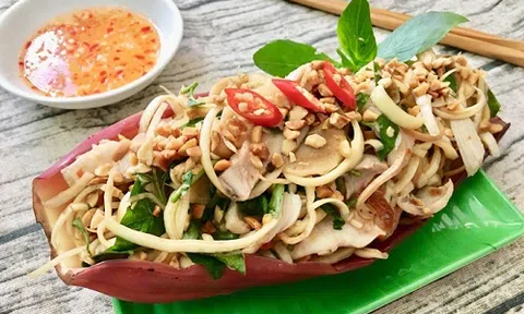 Thịt gà luộc xong thêm bước này đảm bảo cực ngon