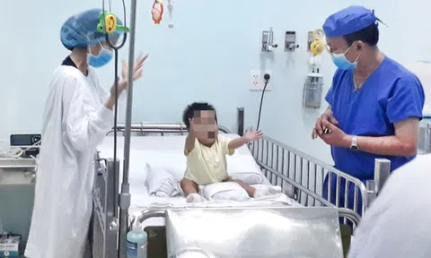 Lần đầu tiên ghép gan thành công cho trẻ sinh non