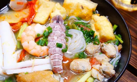 Cách nấu bún hải sản chua cay ngon hơn ngoài hàng