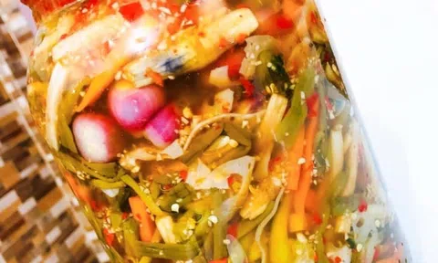 Cách làm rau củ thập cẩm ngâm chua ngọt người người nhà nhà đều mê