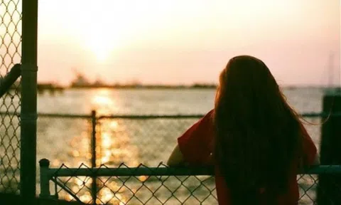 Phụ nữ im lặng là chấp nhận cho lần sau cùng rời đi