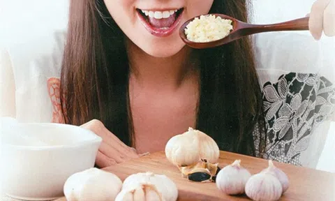 Những người mắc bệnh này không nên ăn tỏi