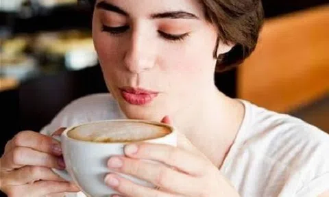 Tác dụng không ngờ của việc uống cà phê mỗi sáng