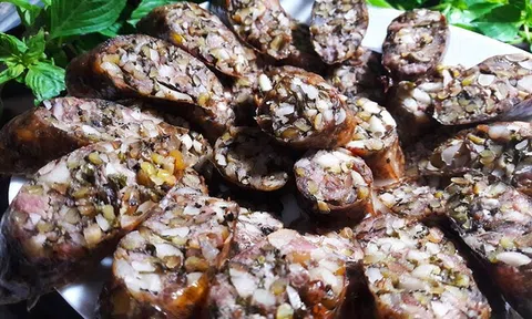 Mưa mát làm lòng nhồi thịt chiên bùi bùi, thơm phức nhâm nhi quá đã