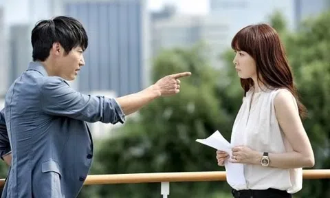 \'Sốc\' khi chồng sắp cưới dọa hủy hôn nếu cô dâu không bán vàng tặng \'cho được giá\'