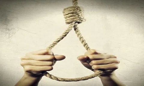 Vợ bàng hoàng phát hiện chồng t.ử v.o.n.g trong tư thế treo cổ