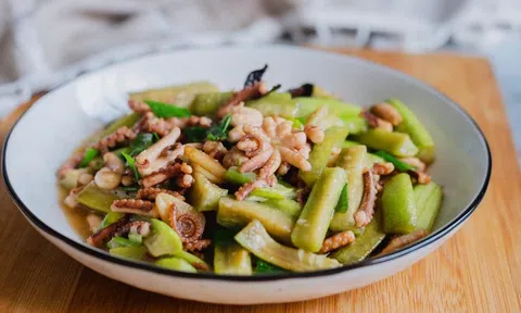 Xào mướp chỉ cần thêm thứ này đảm bảo hấp dẫn vô cùng