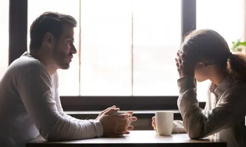 Lừa dối chồng vì một người đàn ông trong quá khứ, giờ tôi có thai