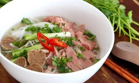 Chán cơm, cuối tuần mẹ vào bếp nấu món bún tuyệt ngon này chiêu đãi cả nhà