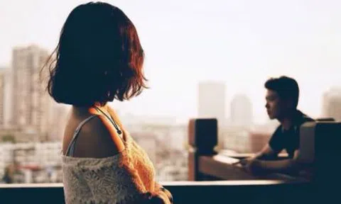 Con gái 9 tuổi khuyên tôi ly hôn vì thấy bố ngoại tình, vũ phu