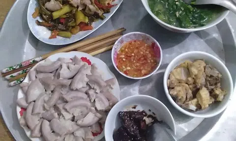 Tiêu chỉ 2 triệu/tháng mẹ chồng vẫn kêu hoang, nhìn bữa cơm mà chị em bức xúc